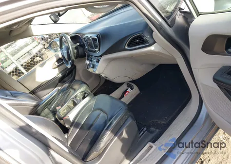 2019 Chrysler Pacifica Touring L z USA, uszkodzony, nr VIN 2C4RC1BG7KR732553